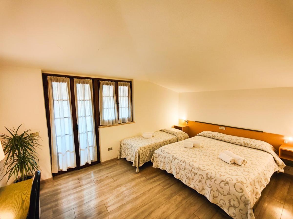 Albergo B&B Tenesi Manerba del Garda Exteriör bild