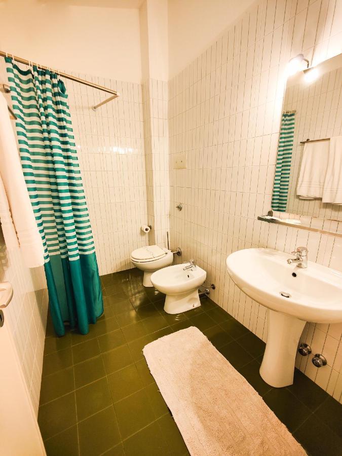 Albergo B&B Tenesi Manerba del Garda Exteriör bild