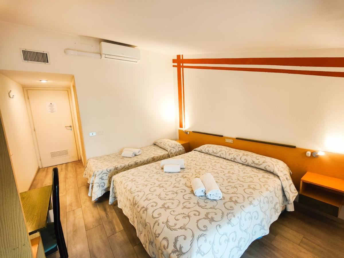 Albergo B&B Tenesi Manerba del Garda Exteriör bild
