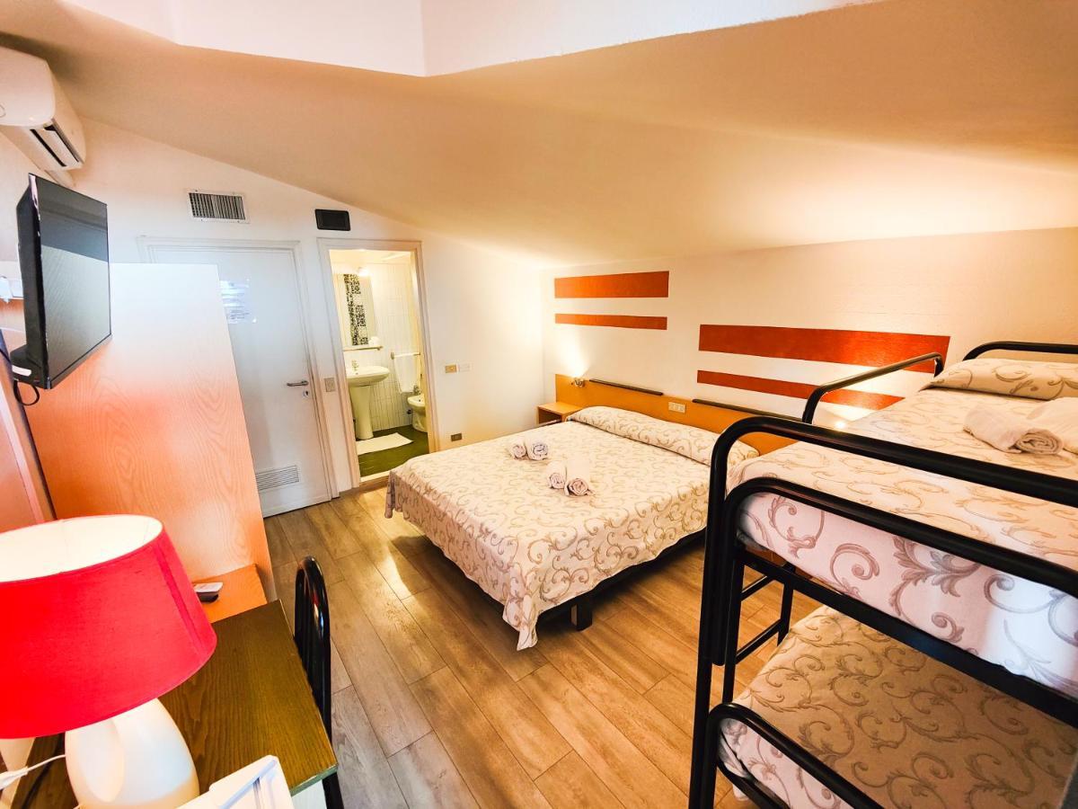 Albergo B&B Tenesi Manerba del Garda Exteriör bild